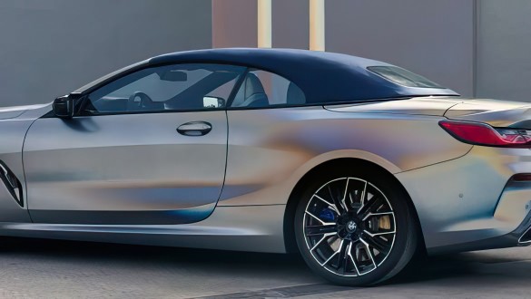 Складний м'який дах BMW Individual у кольорі Marine Blue.