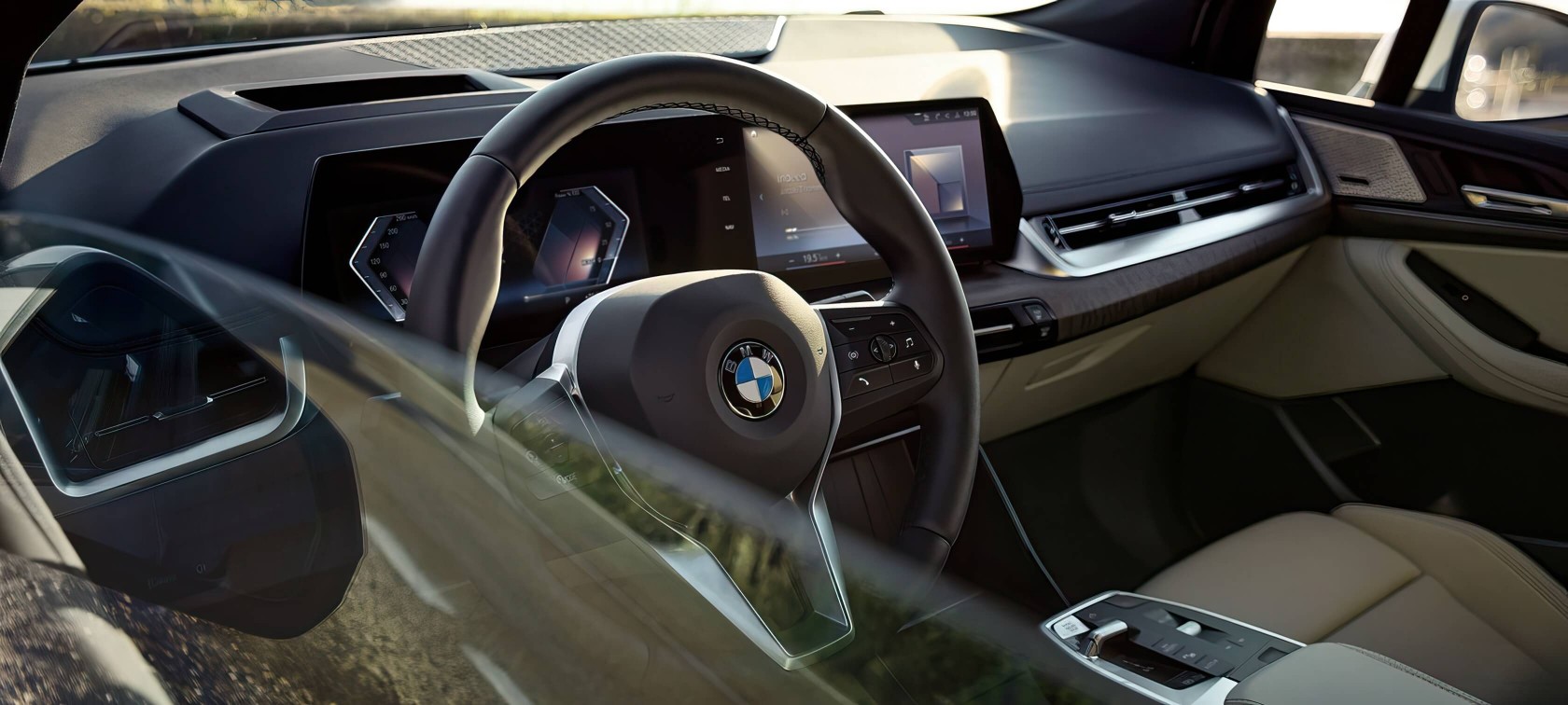 НОВИЙ ДИЗАЙН ІНТЕР'ЄРУ BMW 2 СЕРІЇ ACTIVE TOURER.