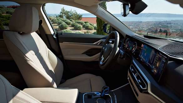 Просторий 5-місцевий салон.