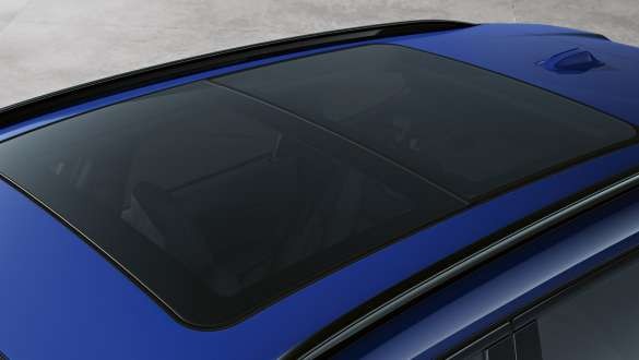 Панорамний скляний дах.