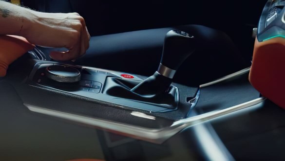 Механічна коробка передач М і задній привід.