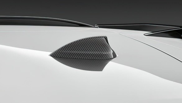 Кришка антени M Performance з арамідного волокна.