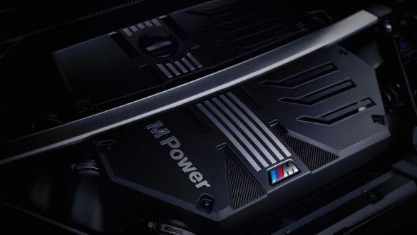 Високопродуктивний рядний 6-циліндровий бензиновий двигун BMW M TwinPower Turbo.