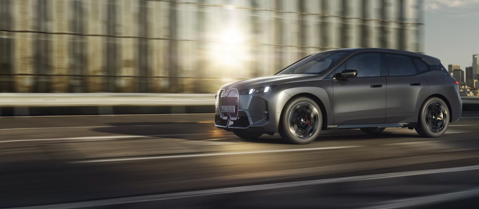 «М» з першого погляду. <br>Повністю електричний.