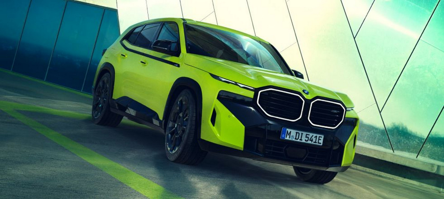 НОВИЙ BMW XМ 50e.