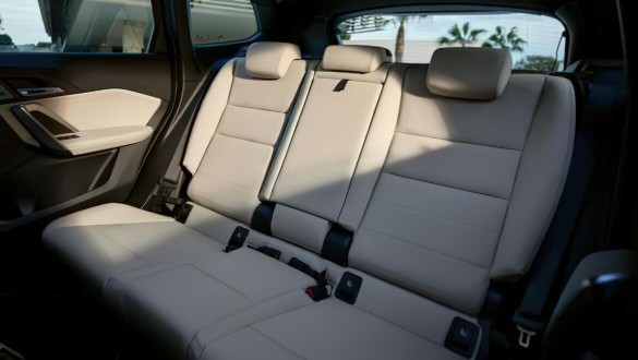 Комфорт у задній частині салону.