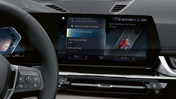 Професійний помічник водіння.