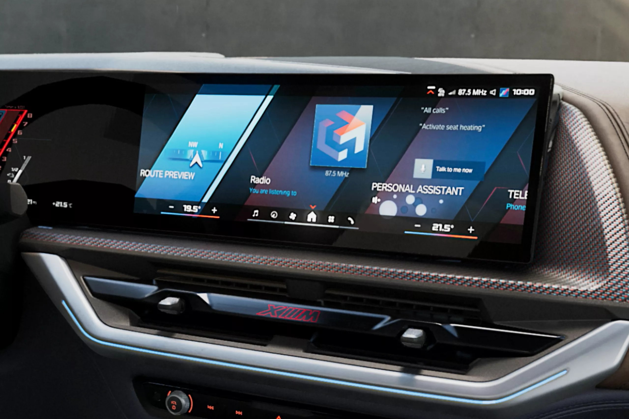 Усі дисплеї вказують на M.