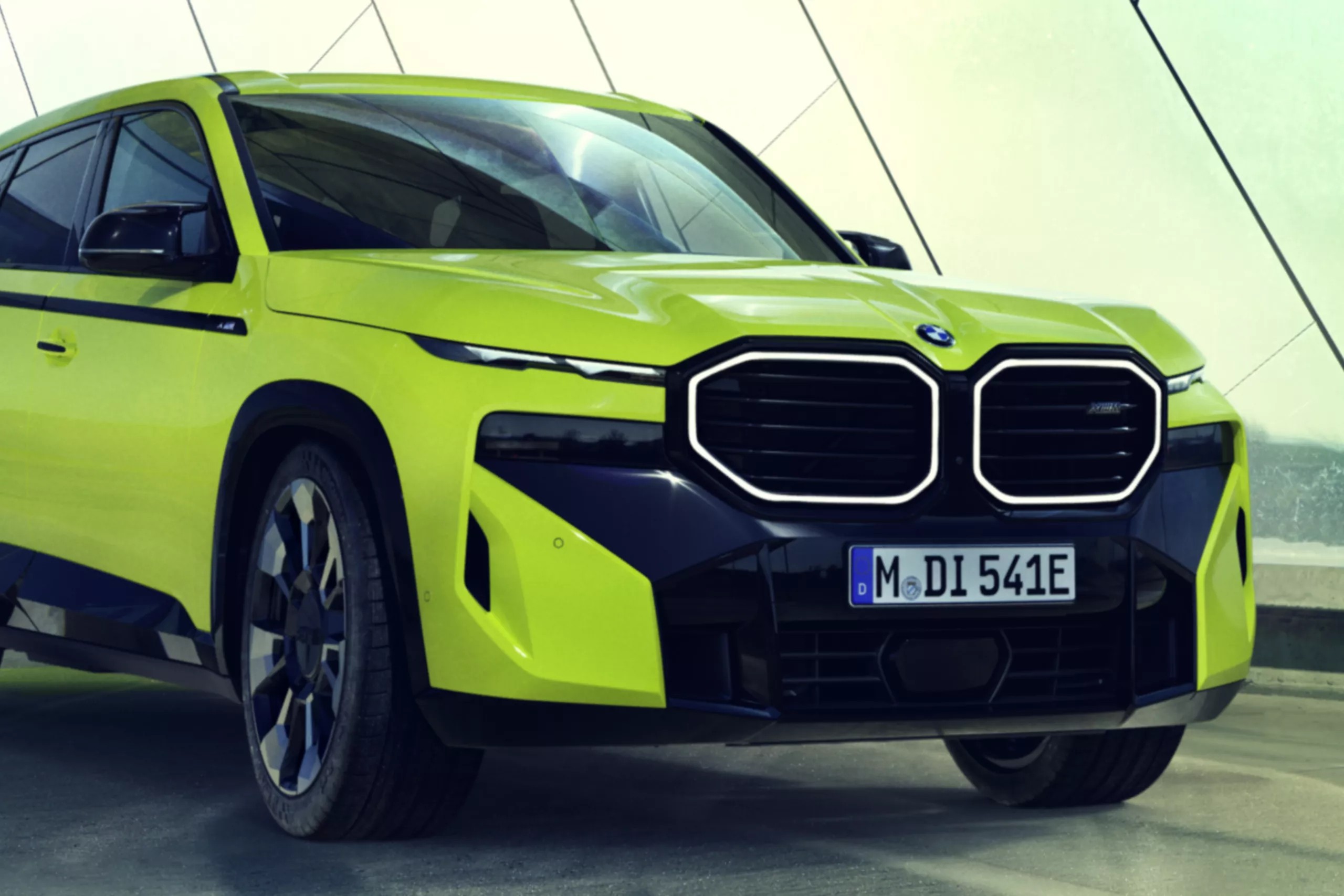 Сильна подача енергії, насичене М-звучання.