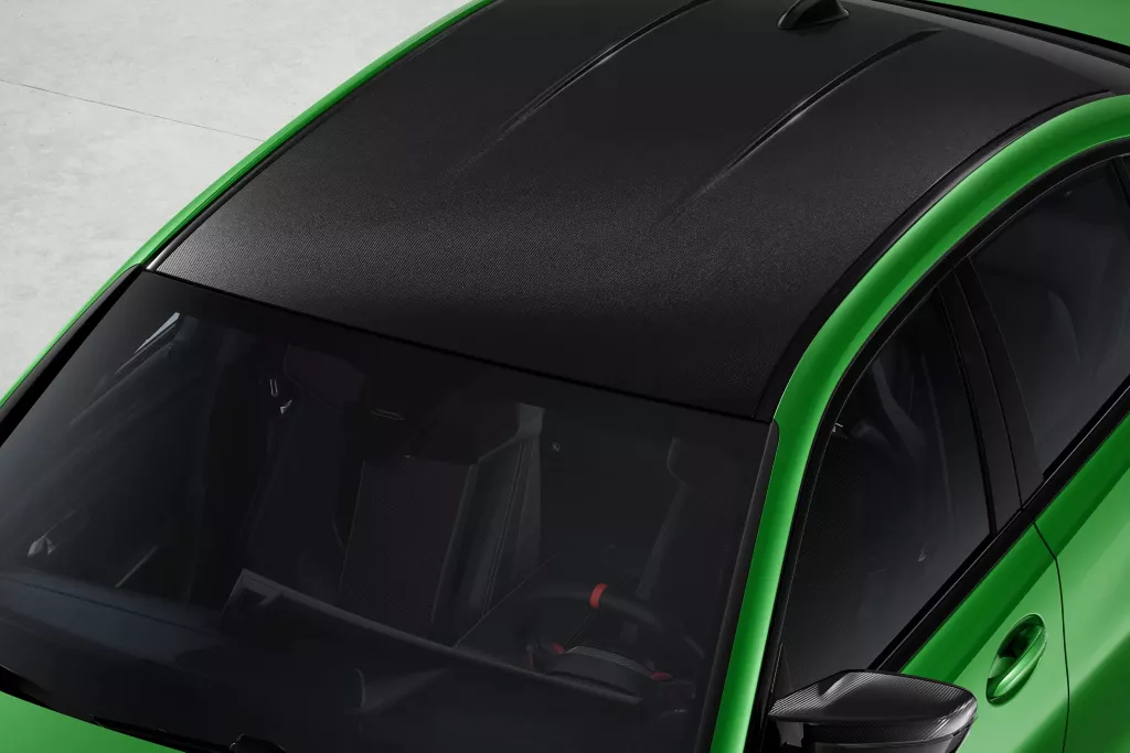 Більше динаміки завдяки меншій вазі.