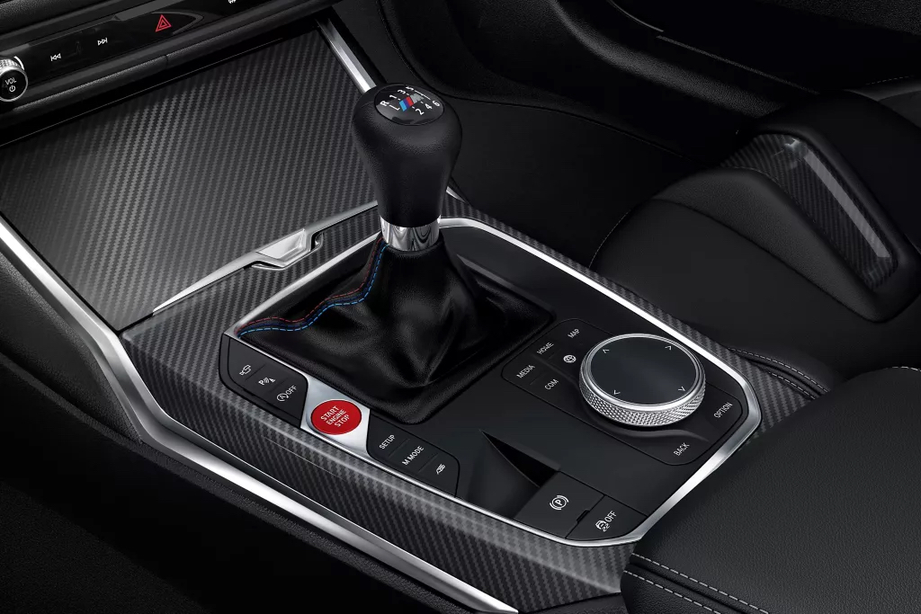 Пряме ручне перемикання передач.