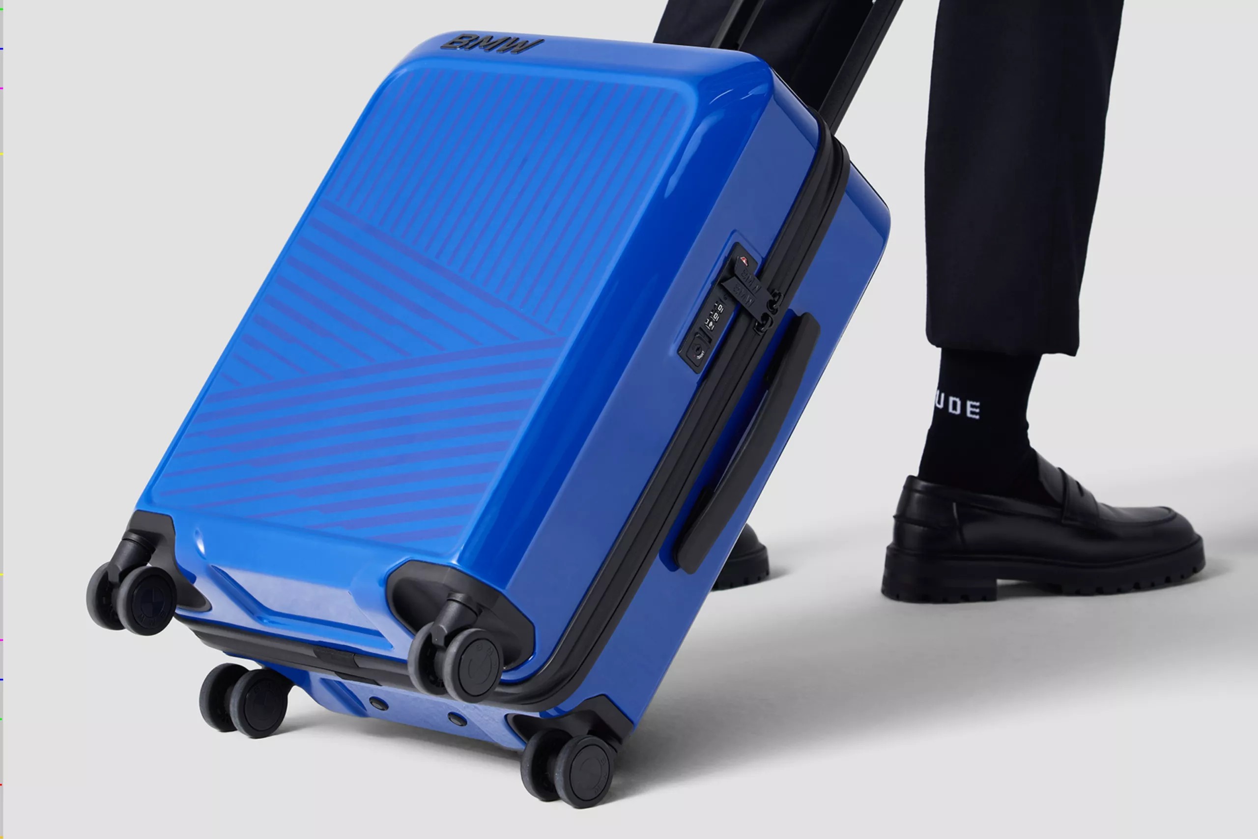 Валізи та сумки.