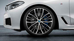 21-дюймові легкосплавні колеса BMW V-Spoke 687 кольору Bicolor Jet Black, тільки переднє колесо, без шини.