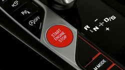 Кнопка Start/Stop червоного кольору.