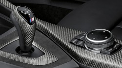 7-ступенева коробка передач M з двома зчепленнями та функцією Drivelogic.